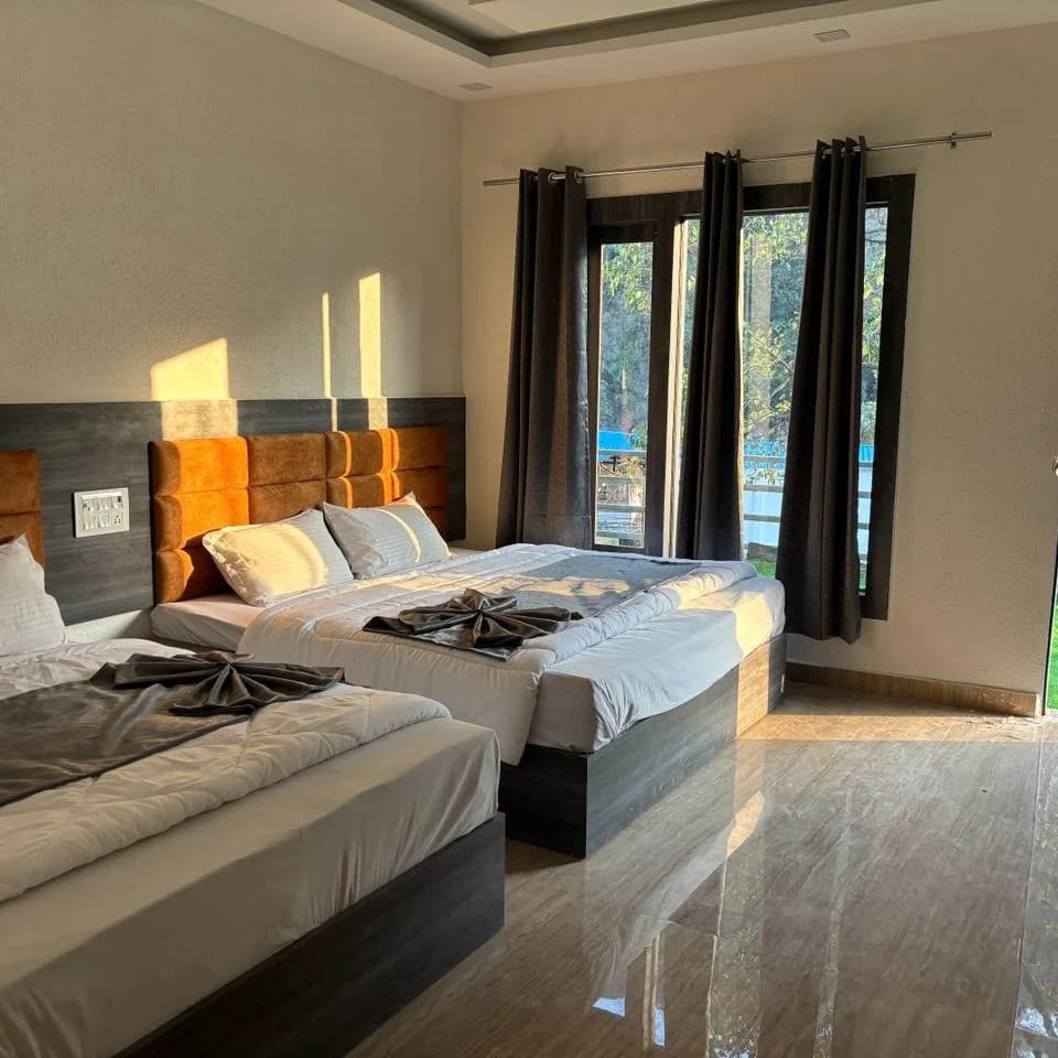AC Luxury Cottage — Triple Sharing
